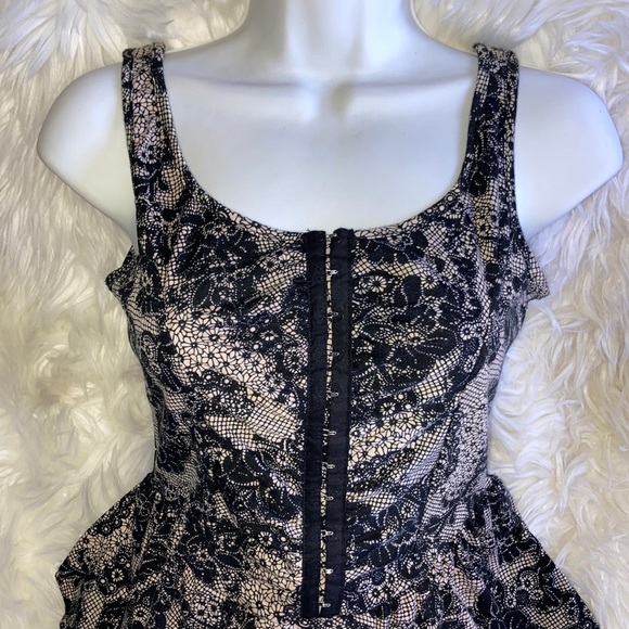 🌼KIRRA Peplum PACSUN Sleeveless Top - Picture 2 of 13